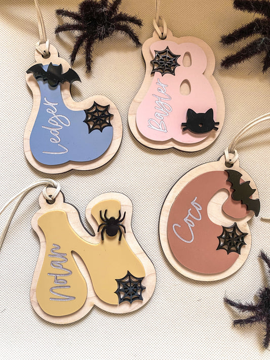 Halloween Retro Letter Tag