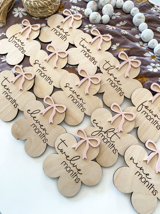 Baby Flower Bow Monthly Milestone Disc