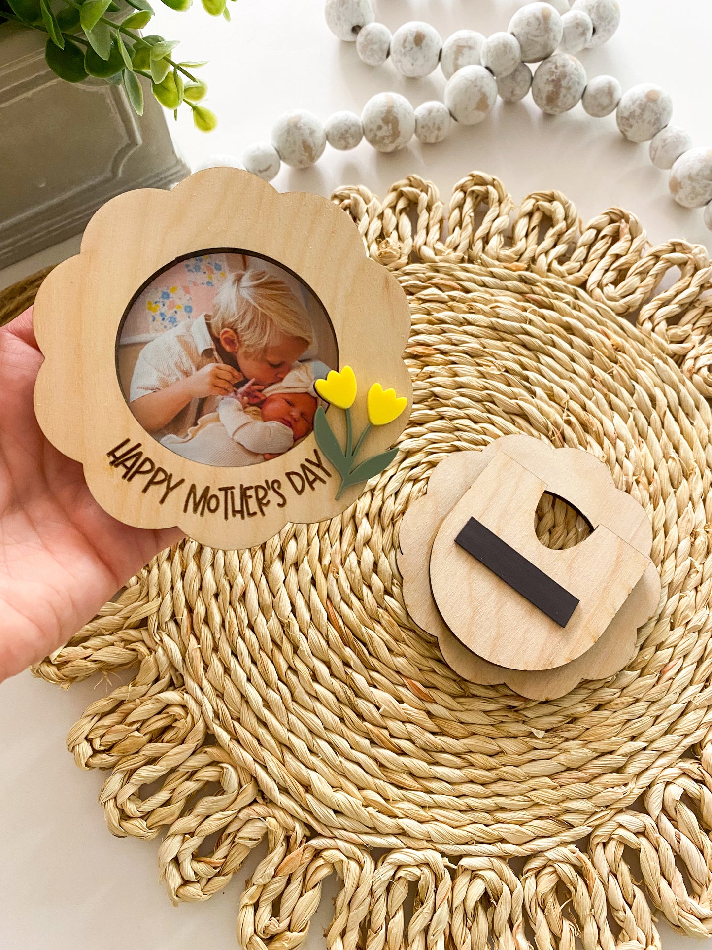 Mother's Day Round Photo Magnet Flowers